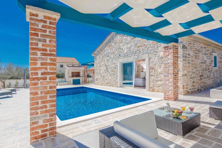 Fully equipped lovely villa with private pool, patio & yard | Next to the beach | Dogs allowed — photo 5