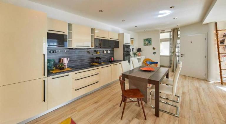 Stylish Apartment Next to Bratislava Castle, top location — photo 3
