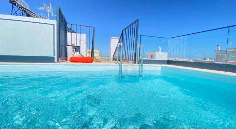 Lovely holiday apartment with patio & heated pool | Pets allowed — photo 5