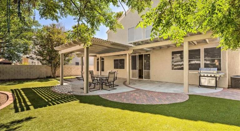 House with jacuzzi in North Las Vegas, NV