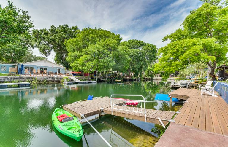 Weeki Wachee Waterfront Vacation Rental w Kayaks