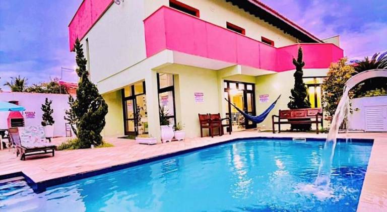 Hostel e Pousada Bahia Beach in Itanhaém