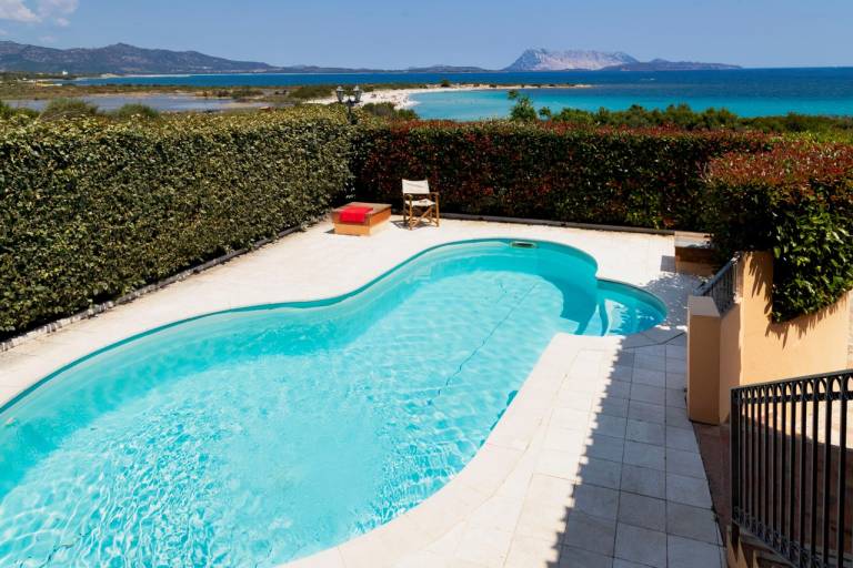 Villa with fast internet, barbecue & yard | Beach view | Perfect for remote work — photo 2