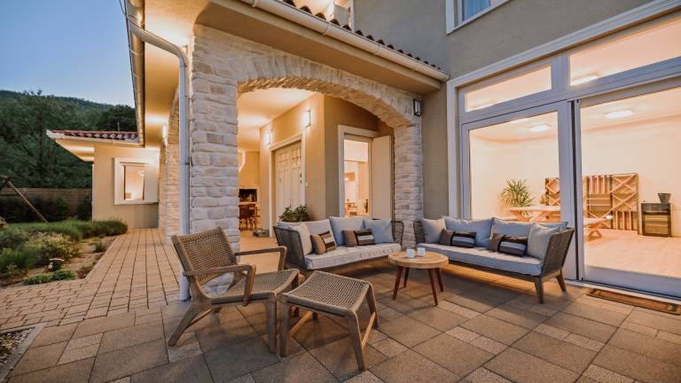 Villa with terrace, sauna & yard | Pet-friendly — photo 2