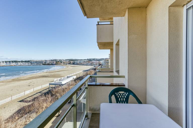Apartment with terrace | Beach view — photo 3