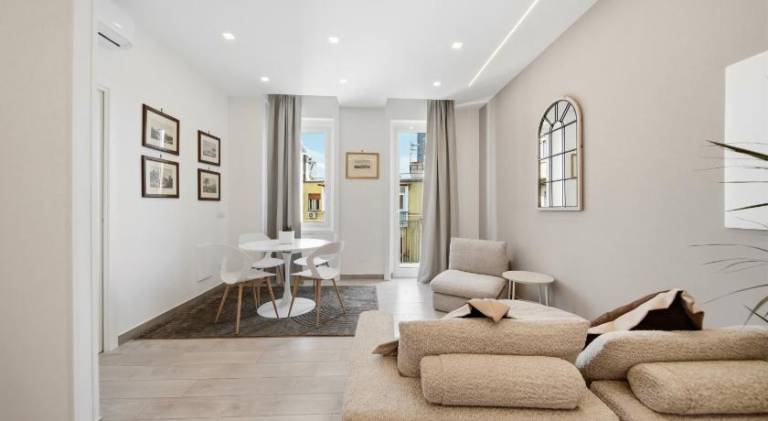 Apartment with patio | Close to Piazza del Plebiscito | Good for workation in Naples