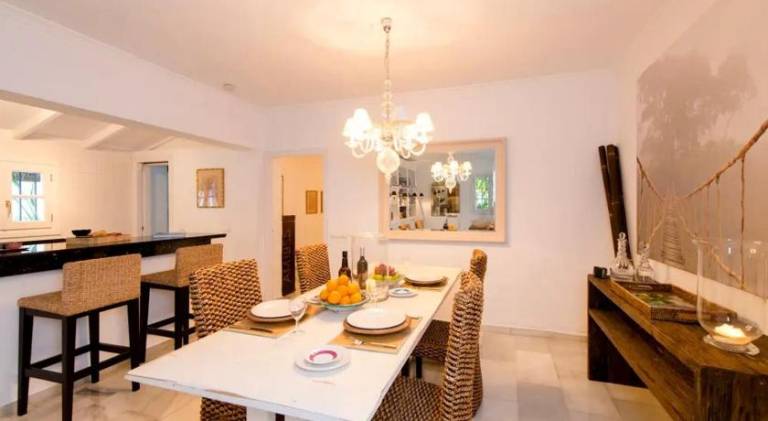 Villa in palm tree plantation, near the beach. — photo 2