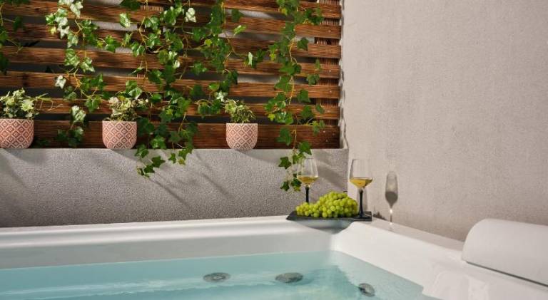 Rental apartment with pool & jacuzzi in Zakynthos
