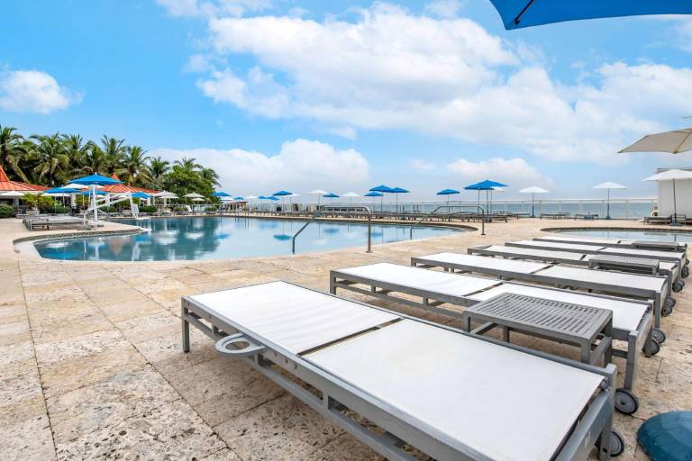 Ramada Plaza by Wyndham Marco Polo Beach Resort — photo 2