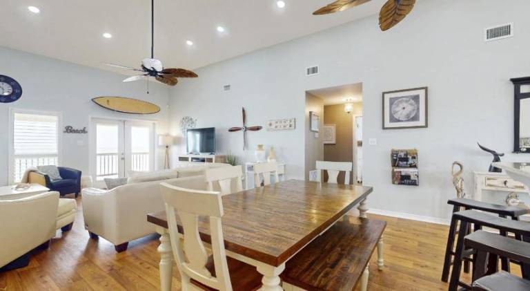 Beach Front house with breathtaking views free WiFi full kitchen — photo 5