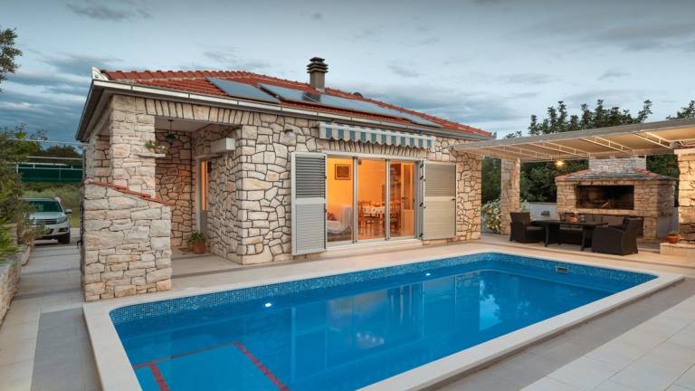     
Villa ∙ 4 Gäste ∙ 2 Schlafzimmer
