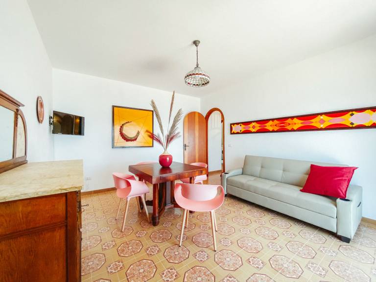 Fully equipped beautiful rental apartment with BBQ & yard | Sea view | Pets are welcome — photo 5