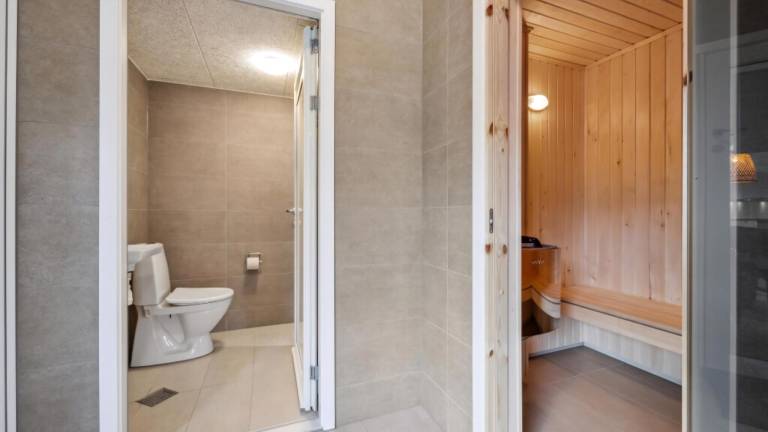 Family-oriented beautiful house with terrace, sauna & private pool | Pets are welcome — photo 4