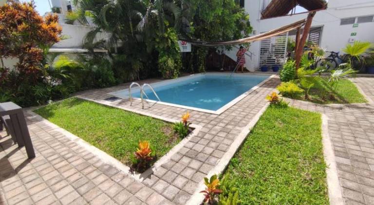 Apartment with patio, pool & garden — photo 3