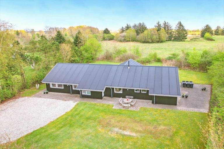 Fully equipped lovely house with BBQ, sauna & hot tub | Pets allowed — photo 3