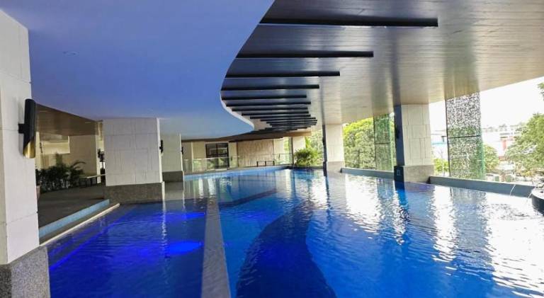 Serviced apartment with garden & pool | Pets allowed — photo 3
