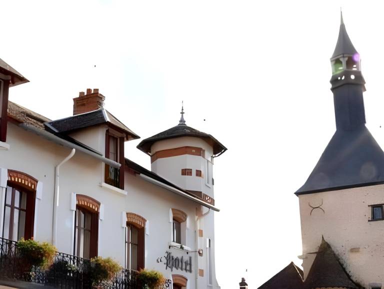 Logis Hotel La Tourelle du Beffroi in Moulins