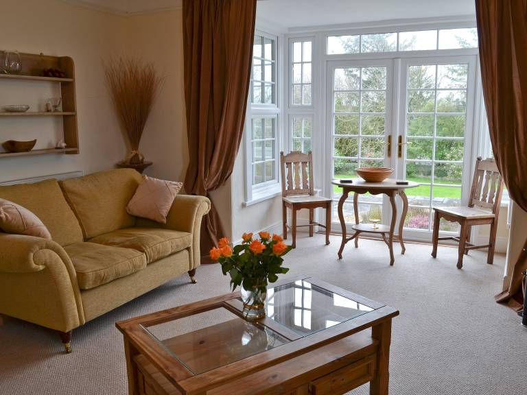 Family-friendly cottage with BBQ, yard & patio | River view | Pets are welcome — photo 3