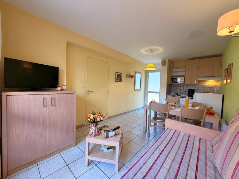 2 Bedroom for 6 with Sea View (36m) — photo 2