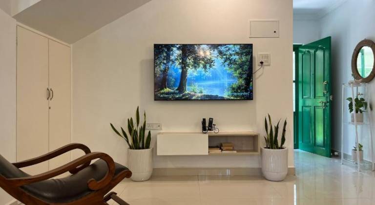Villa with grill, pool & patio — photo 4