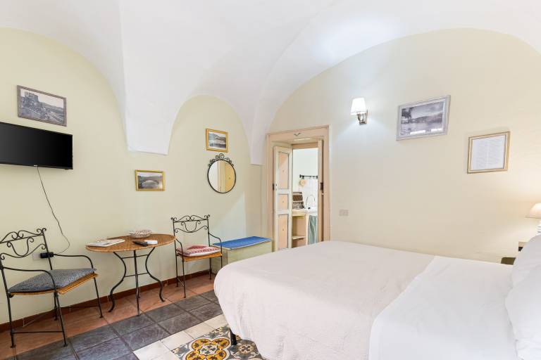 Romeo & Giulietta Rooms: Double room in Bosa's historic center — photo 3