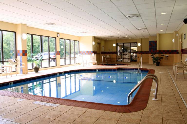 Hampton Inn & Suites Bloomington-Normal — photo 3