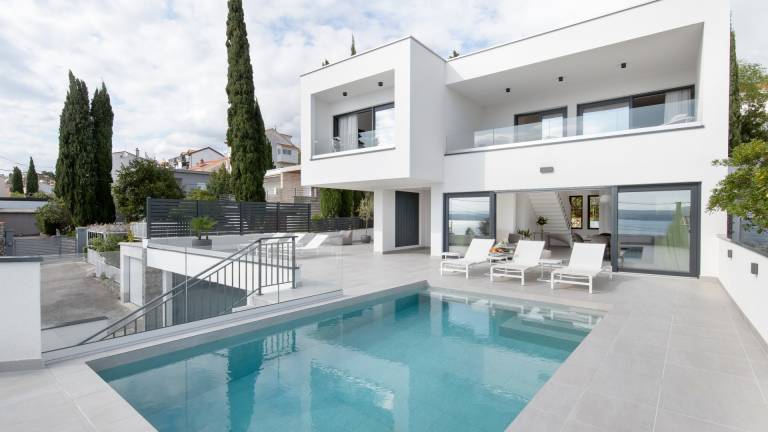 Luxury Holiday Villa with pool by Villas Guide in Crikvenica