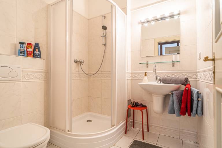 Family-oriented wonderful apartment | Next to Prague Castle | Dogs allowed — photo 4