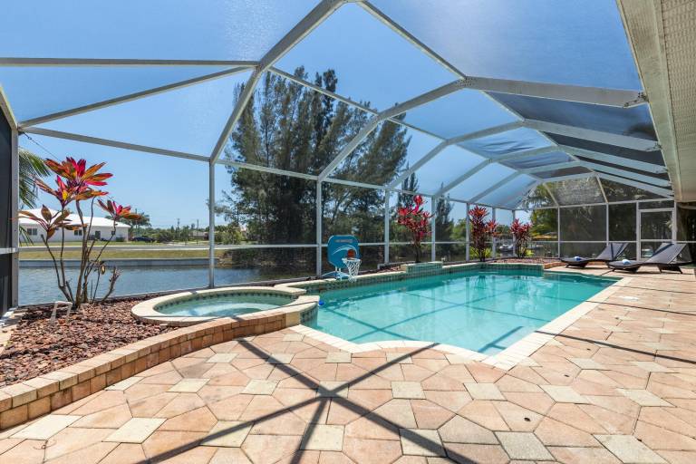 Great Water views! Southern Exposure Pool, Pet-Friendly- Villa On The Lake -Roelens Vacations — photo 3