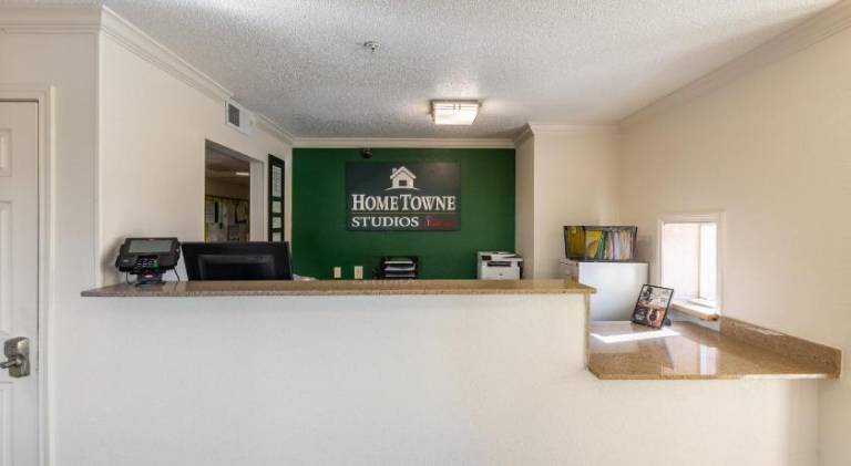HomeTowne Studios by Red Roof Atlanta – Peachtree Corners — photo 4