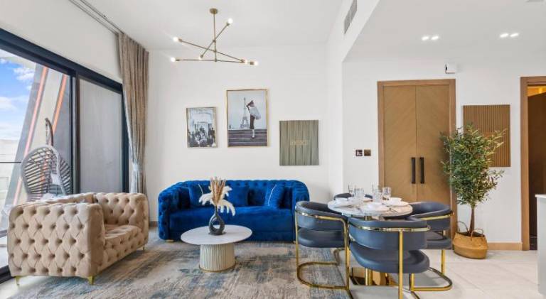 Holiday apartment with pool | Suitable for remote work in Dubai