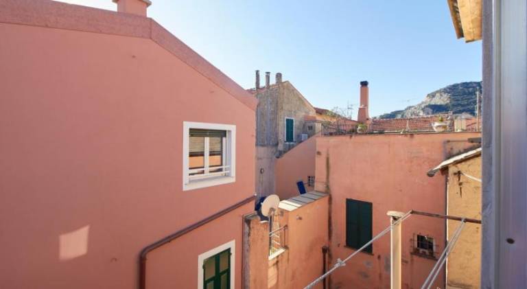 Apartment with 2 rooms for 5 persons — photo 4