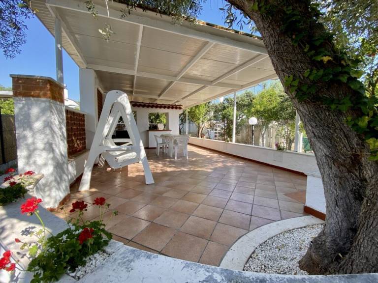 House with grill, garden & terrace | Garden view — photo 4