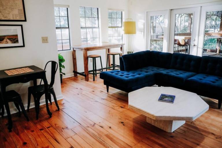 Wimberley Inn & bar — photo 4