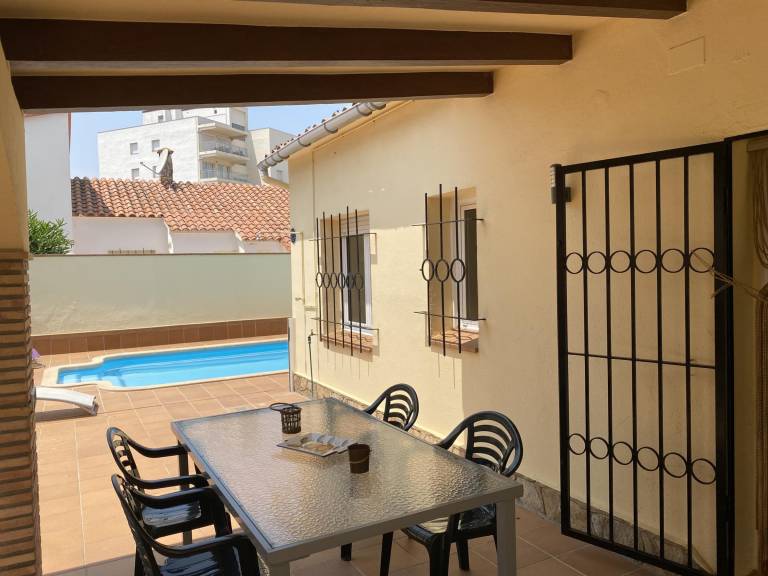 Villa with grill & private pool — photo 2