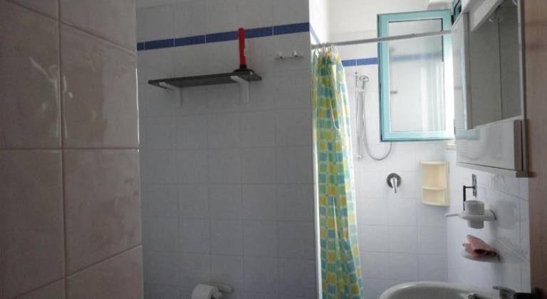Holiday apartment with 2 rooms for 5 persons — photo 2