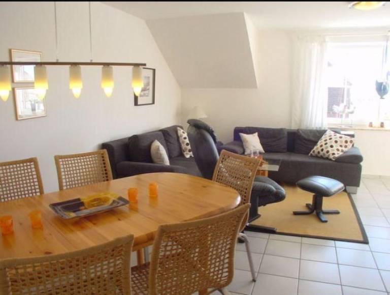 Großzügig geschnittene Ferienwohnung mit Balkon, Garten und Kamin in Petersdorf auf Fehmarn — photo 4