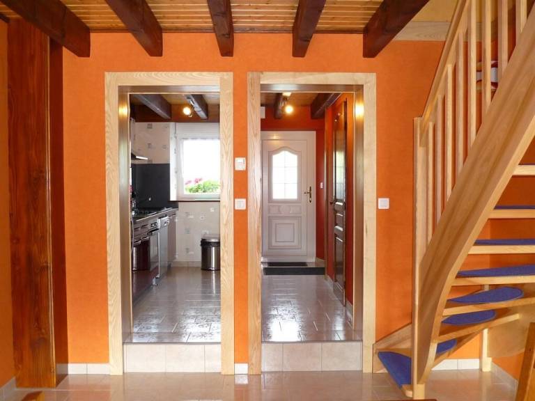 Holiday apartment with terrace, barbecue & yard | City view — photo 4
