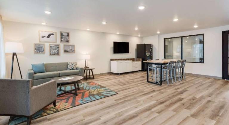 WoodSpring Suites Meridian — photo 2