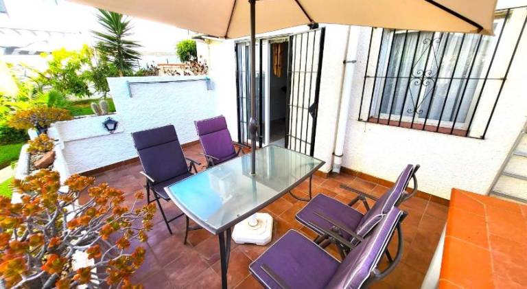 Holiday apartment with pool — photo 4