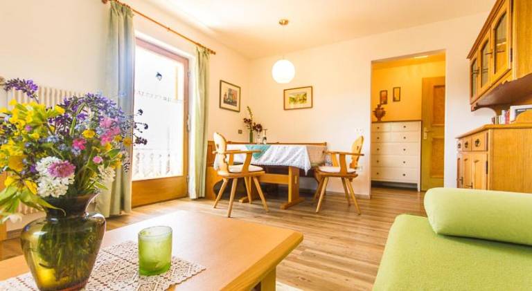 Rental apartment with patio in Fie allo Sciliar