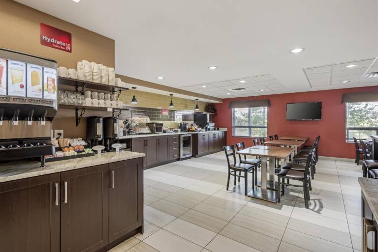 Best Western Plus Red Deer Inn & Suites — photo 5