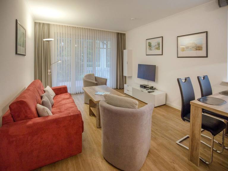 Komfortplus Ferienwohnung mit 1 Schlafzimmer und Terrasse im Erdgeschoss in Binz