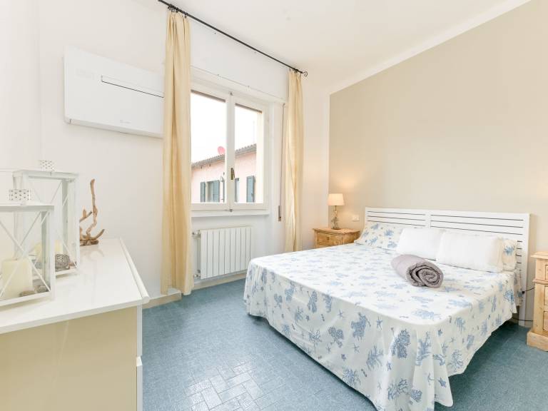 Rental apartment with 2 rooms for 5 persons — photo 4