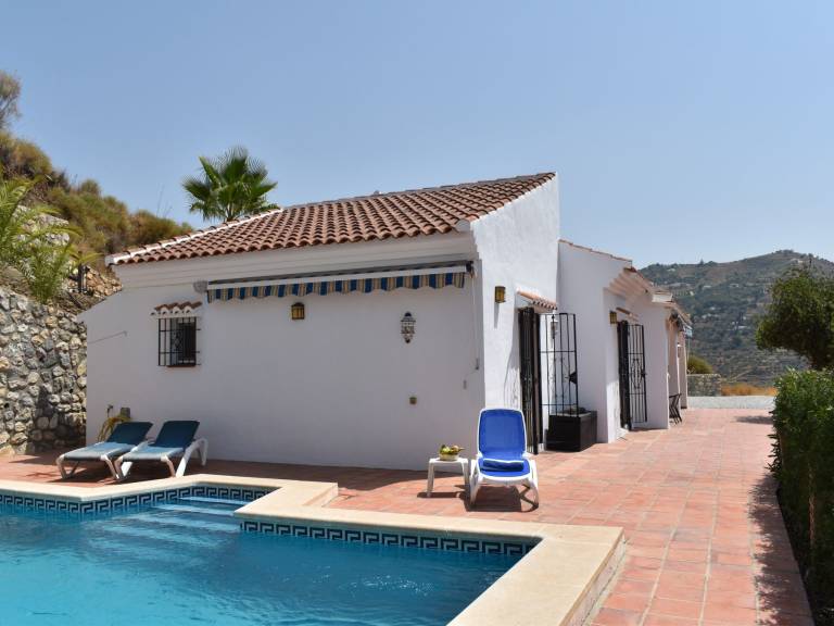 House with yard, terrace & private pool | Nature view — photo 3
