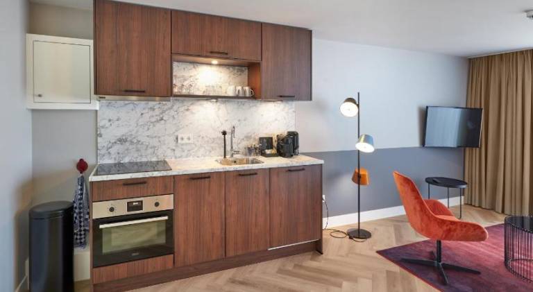 Beautiful serviced apartment | Close to Van Gogh Museum | Perfect for remote work | Pets are welcome — photo 3