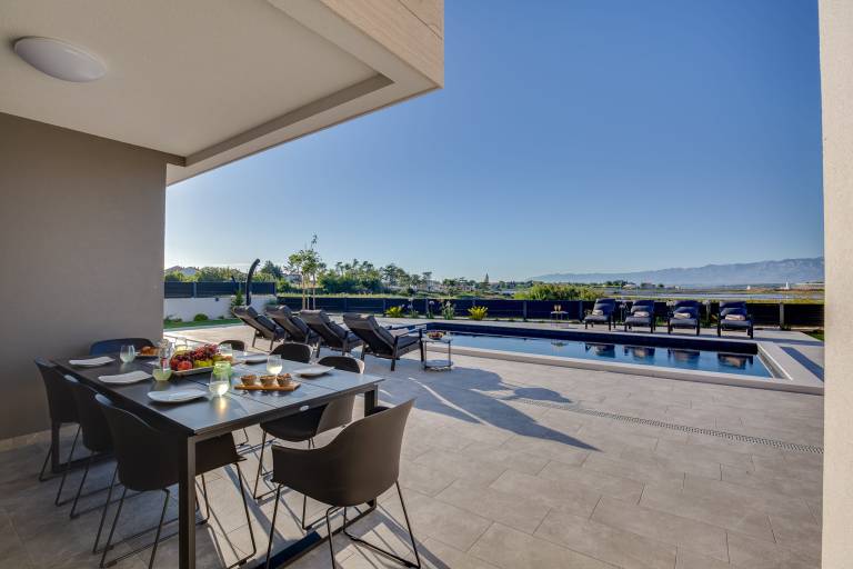 Villa with garden, patio & jacuzzi — photo 5