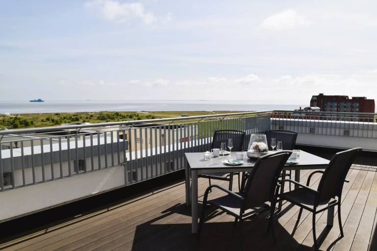Exklusive, hochwertige Ferienwohnung, Sauna, großer Balkon, Meerblick, strandnah — photo 2