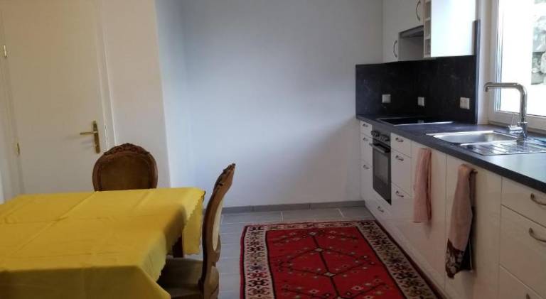 Beautiful holiday apartment with yard, private pool & patio | Pet-friendly — photo 3
