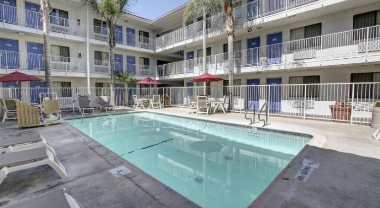 Motel 6 Bellflower, CA - Los Angeles — photo 2